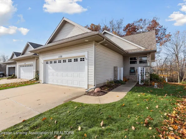 1132 W Maide Marians Ct, Williamston, MI 48895
