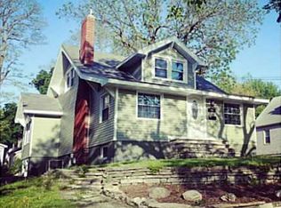 1705 E 32nd St, Des Moines, IA 50317