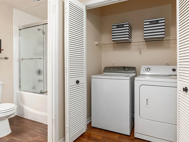 Turnberry Isle Apartment Homes — Photo 10