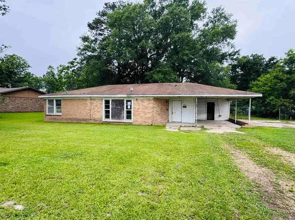 902 Mount Holly Rd, Smackover, AR 71762
