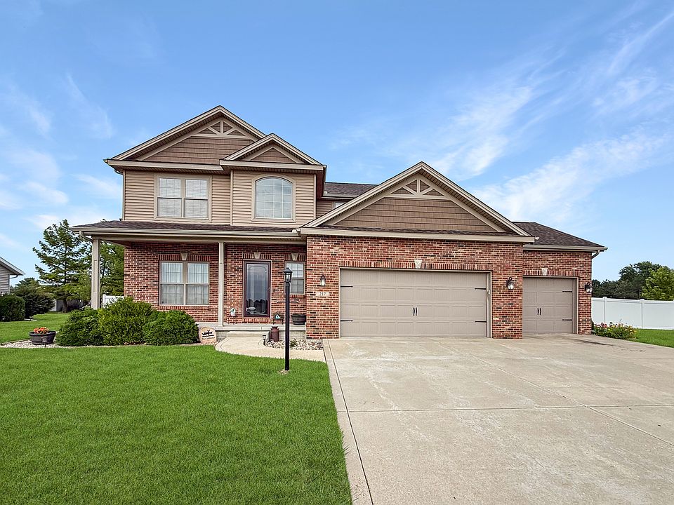 1st image of 217 N Pointe Dr