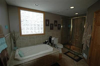 4th image of 8780 Vanderstel Dr