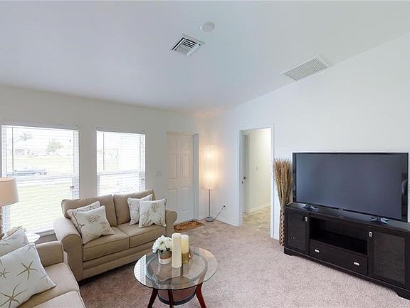 5th image of 209 NE 23rd Ter