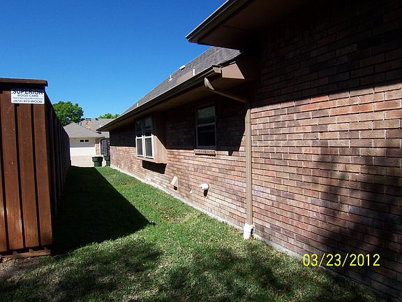 2nd image of 1505 Glastonbury Dr