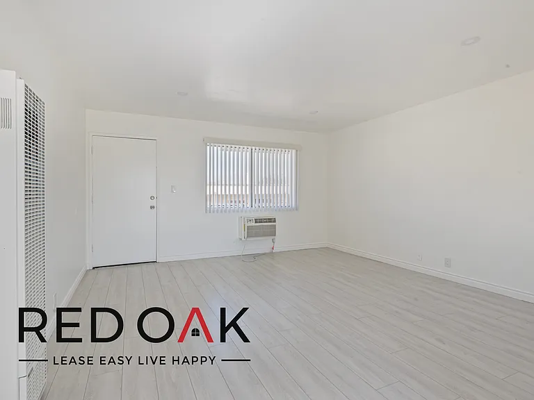 7915 Vineland Ave — Photo 6