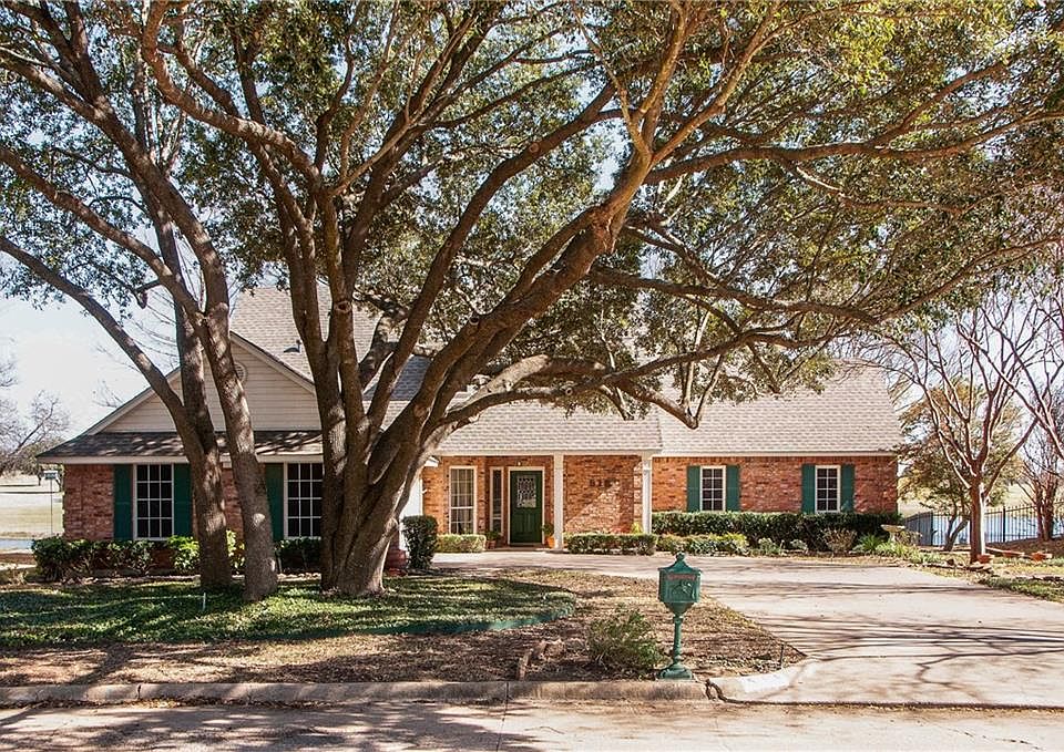 1st image of 518 Gingerbread Ln
