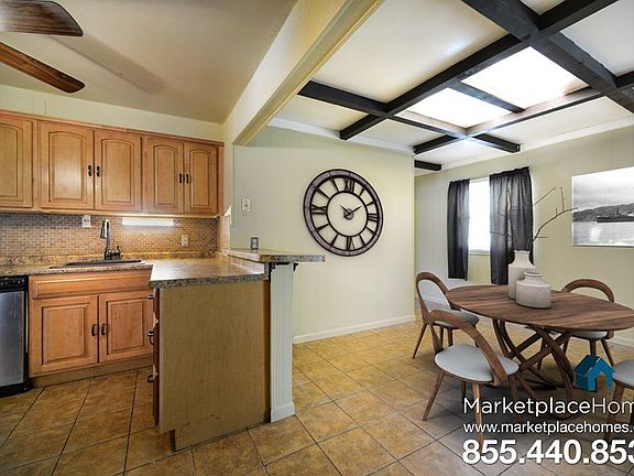 3rd image of 615 Marshfield Dr