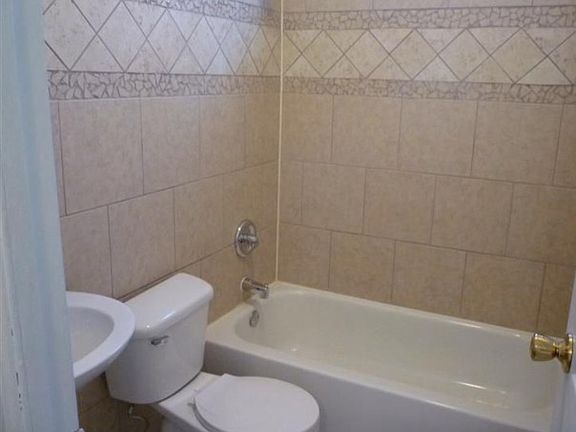 5th image of 326 Rawson Dr