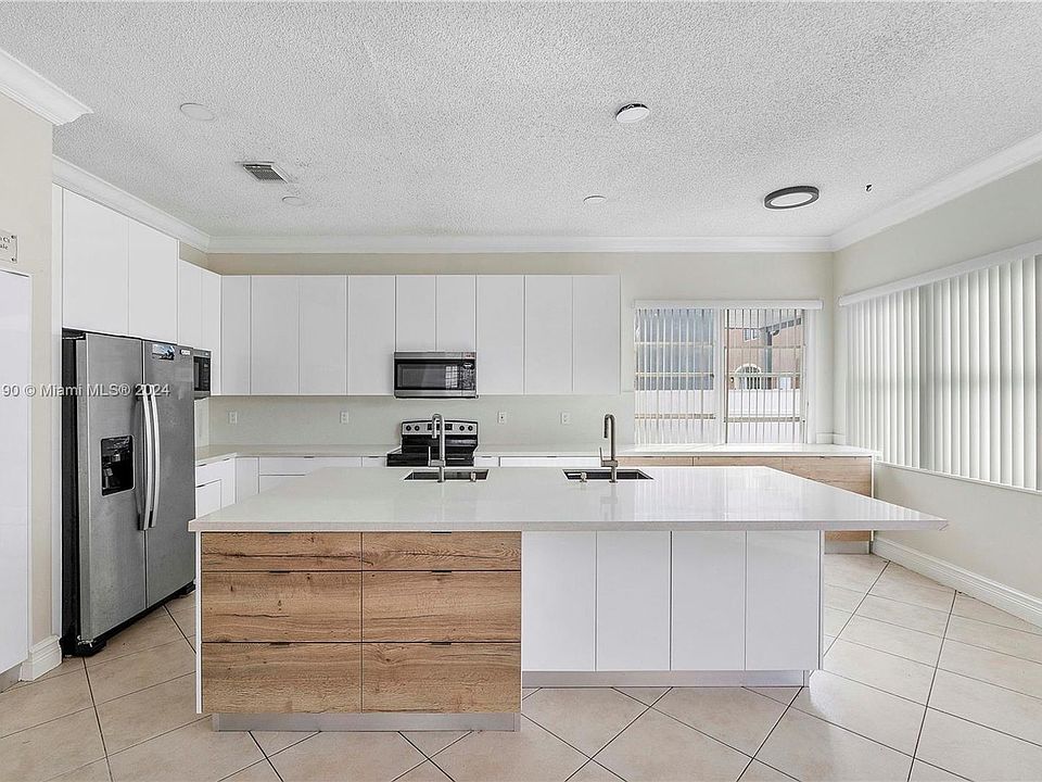 1st image of 3838 SW 50th Ct #3838
