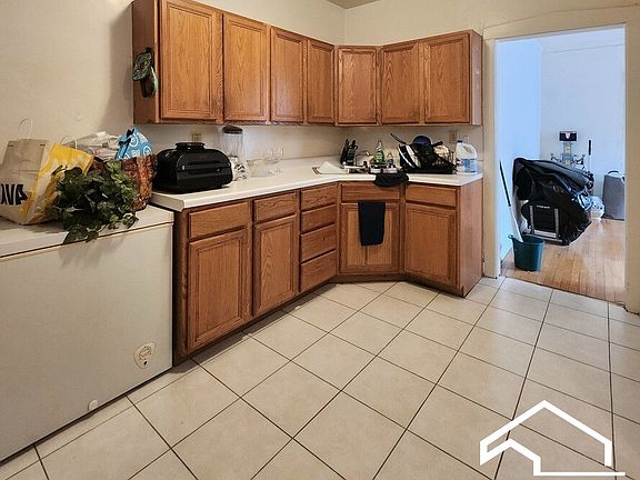 4th image of 405 S Kenilworth Ave #2