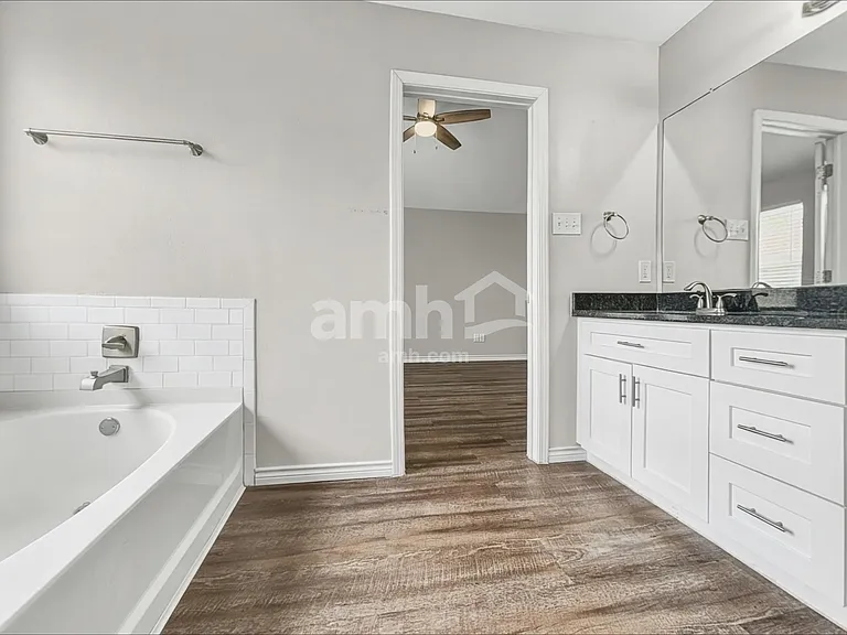 2423 Lofty Falls Ct — Photo 12