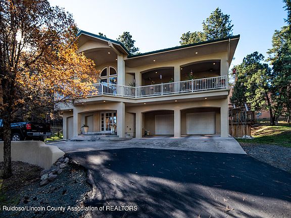 3rd image of 104 Del Monte Dr