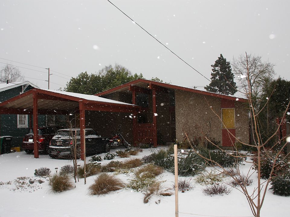 4217 SE 27th Snow