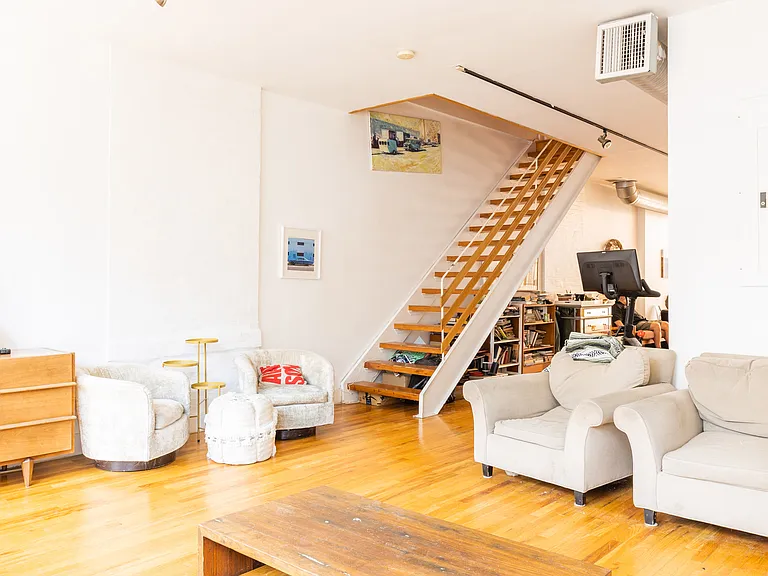 111 W 17th St #PENTHOUSE — Photo 6