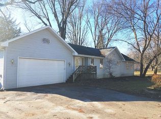 33421 76th St, Burlington, WI 53105