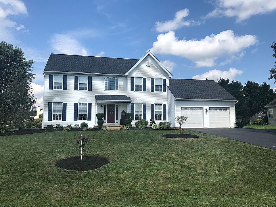 1st image of 111 Ascot Ct