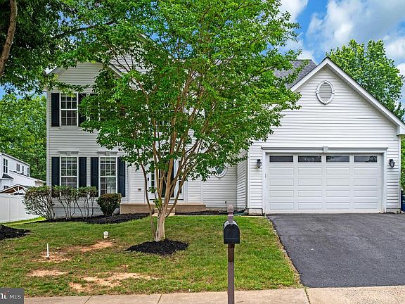 2nd image of 14 River Oak Dr