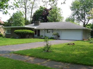 90 Coniston Dr, Rochester, NY 14610