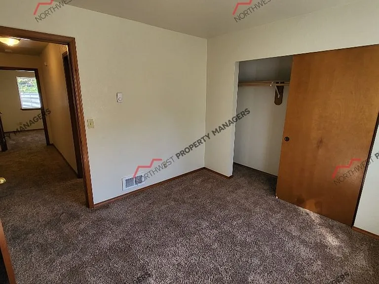 1268 State Route 505 — Photo 13