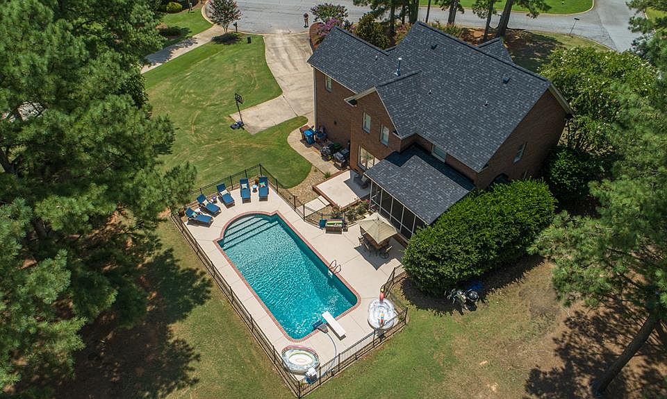 1st image of 604 Fairway Lakes Rd