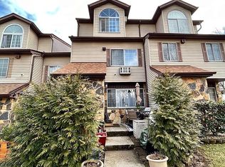 30A Croft Ct, Staten Island, NY 10306