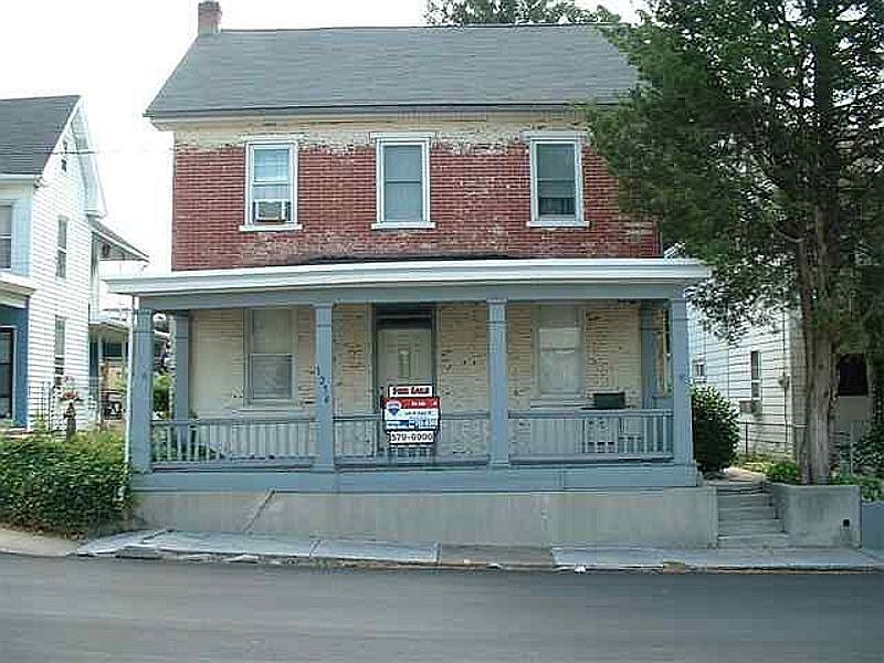2nd image of 1274 Main St