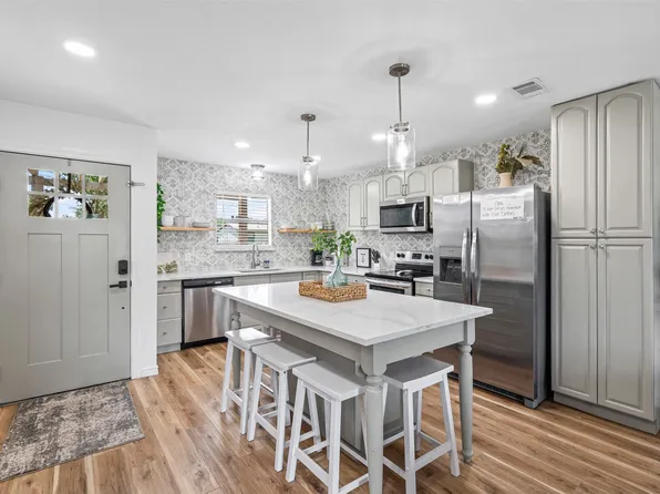 4603 Rendezvous Ct, Granbury, TX 76049