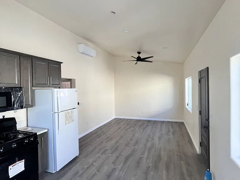 1-6134 Severin Dr — Photo 2