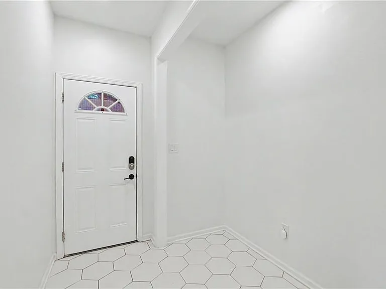 827 Elbert St SW — Photo 23