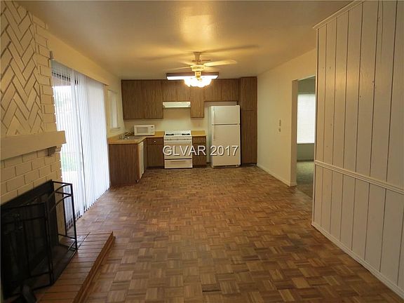 4th image of 1328 Chatsworth Ct