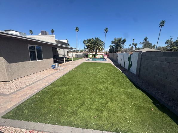 1743 E Pebble Beach Dr