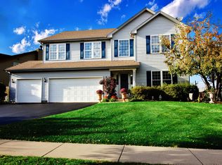 228 Midlane Dr, Crystal Lake, IL 60012
