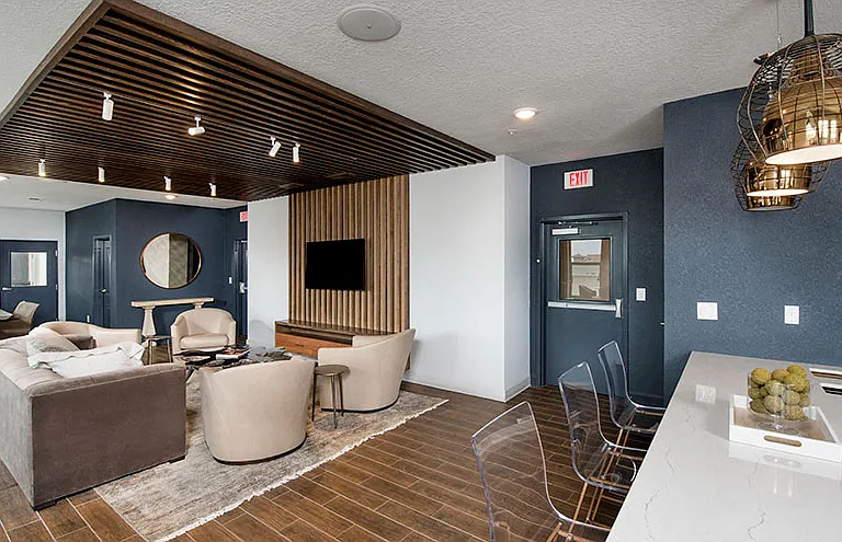 Southtowne Apartments — Photo 9