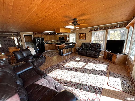4th image of 420 Hemlock Dr