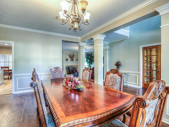 5th image of 3319 Emerald Grove Dr