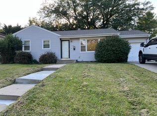 5326 N 49th St, Omaha, NE 68104