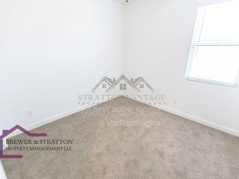 2226 E Kelly Dr — Photo 25