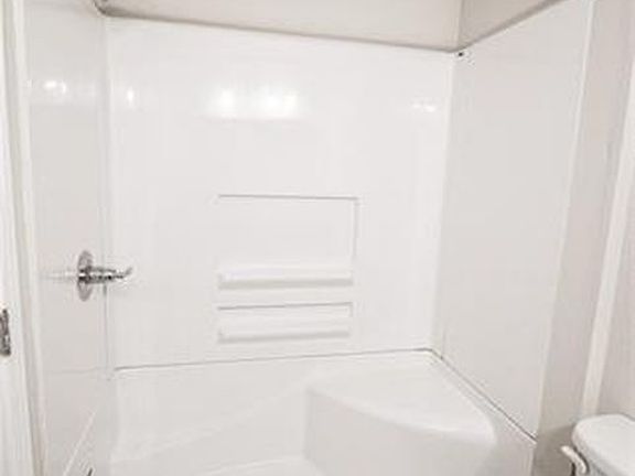 5th image of 350 E Pecan St