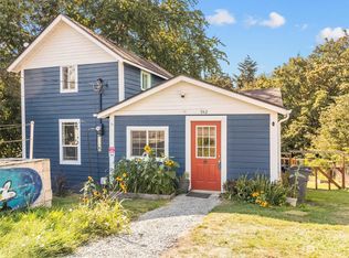 942 Retsil Rd E, Pt Orchard, WA 98366