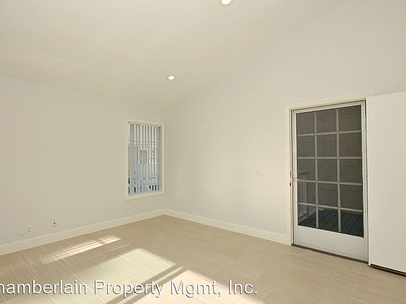 5th image of 400 N Myers St Unit 18