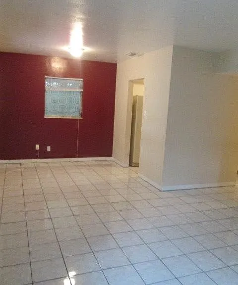 208 N Manhattan Ave — Photo 13