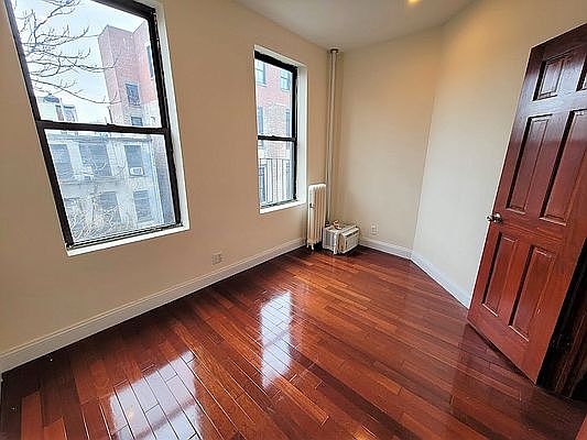 1st image of 256 E 10th St #6X