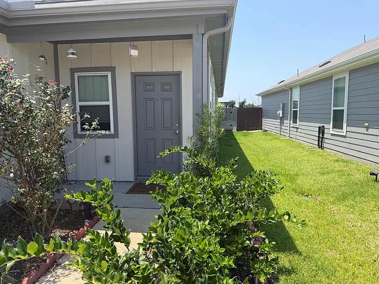 16039 Kingfield Haven Dr — Photo 2
