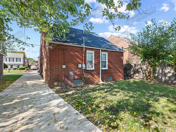 5th image of 15348 Murray Hill St