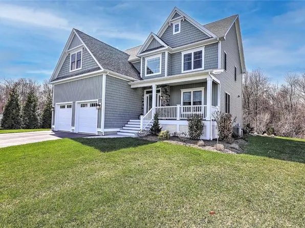 7 Kendal Ct, Cranston, RI 02921