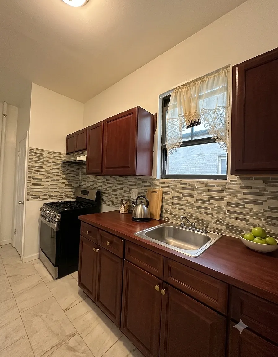 2 bed, $2,800 — Photo 1