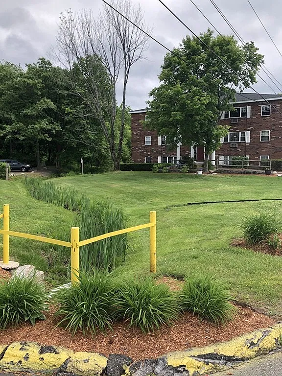 2 bed, 883 sqft, $1,900 — Photo 1