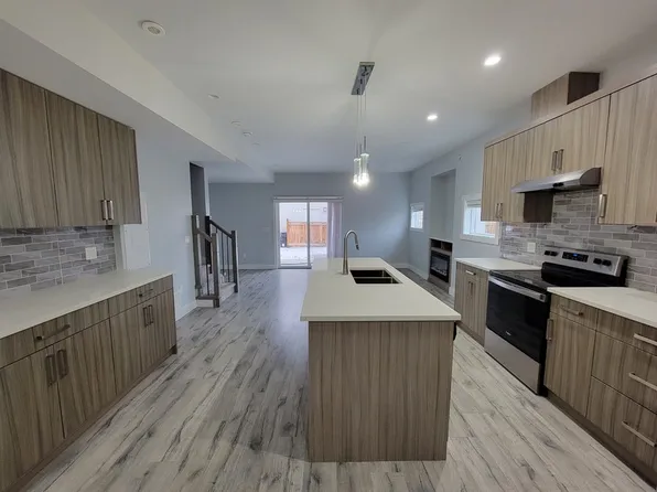 1056 Martin Ave #4, Kelowna, BC V1Y 6V5