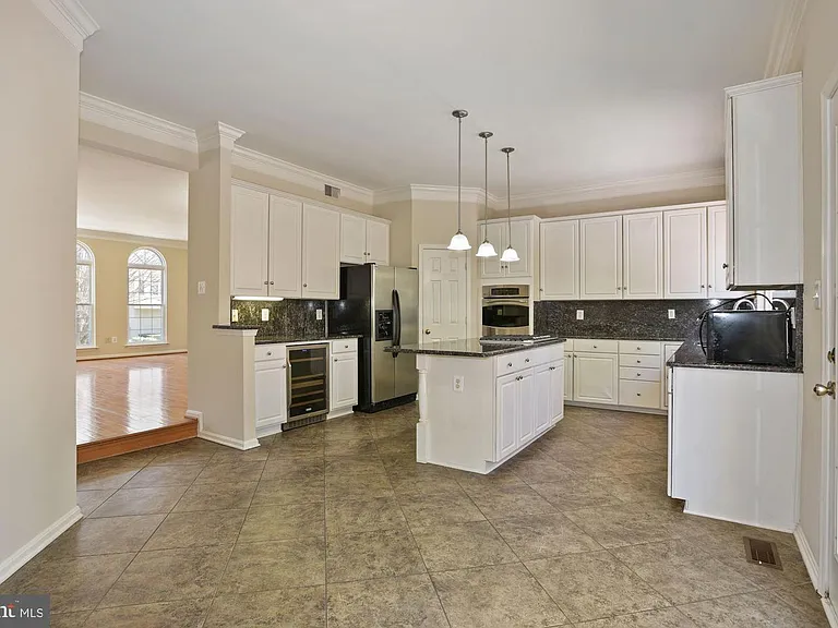 4002 Rosemeade Dr — Photo 8