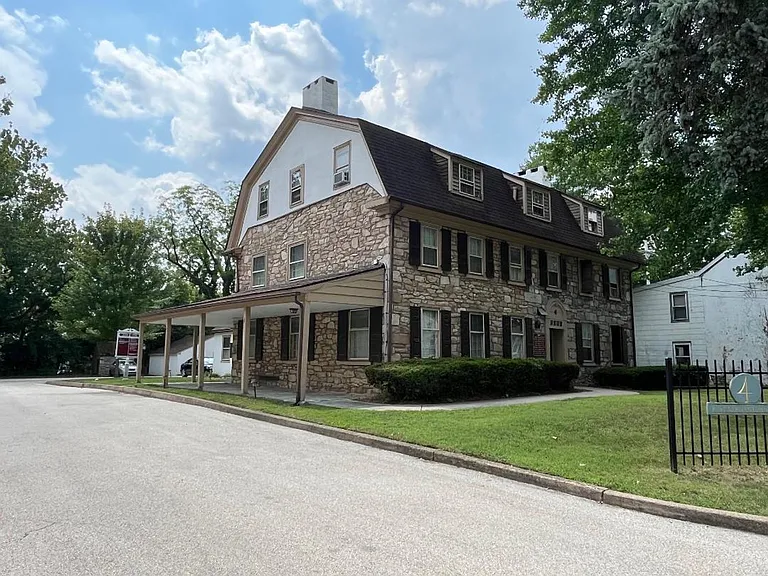 4 E Germantown Pike #4 — Photo 3